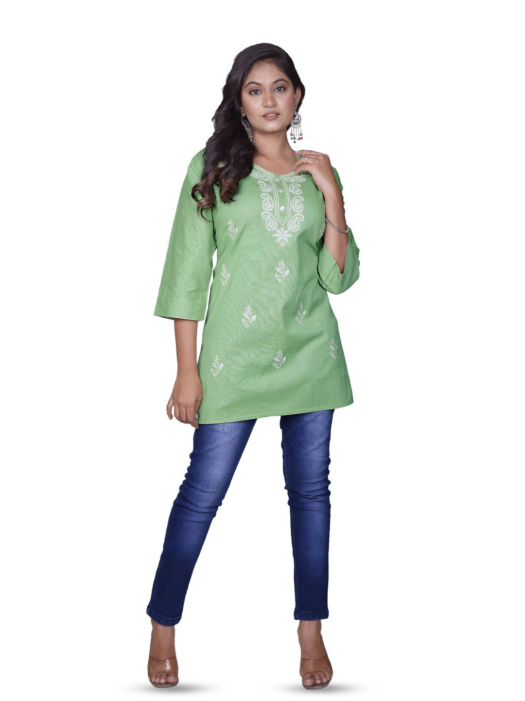 

Senorita Ethnic Motifs Embroidered Round Neck Pure Cotton Chikankari Kurti, Green