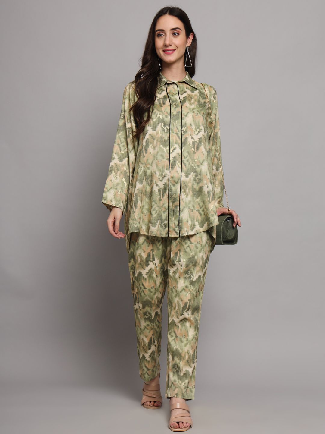 

Suktam Trendz Abstract Printed Spread Collar High-Low Hem Tunic With Trousers, White