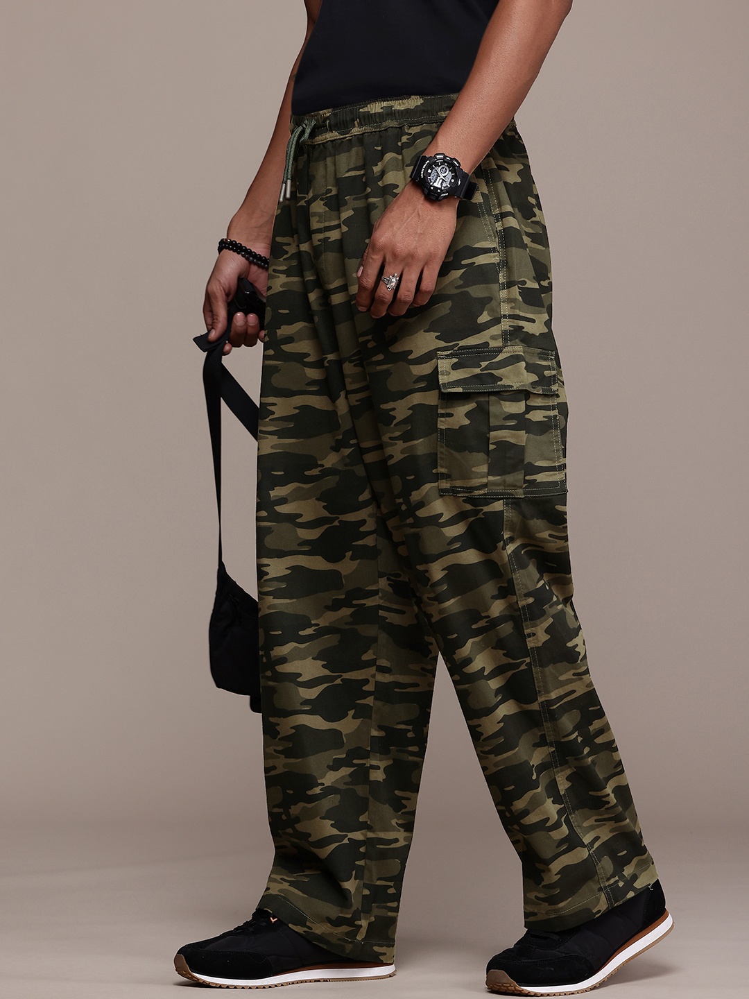 

The Roadster Life Co. Men Camouflage Printed Wide Leg Baggy Fit Trousers, Olive