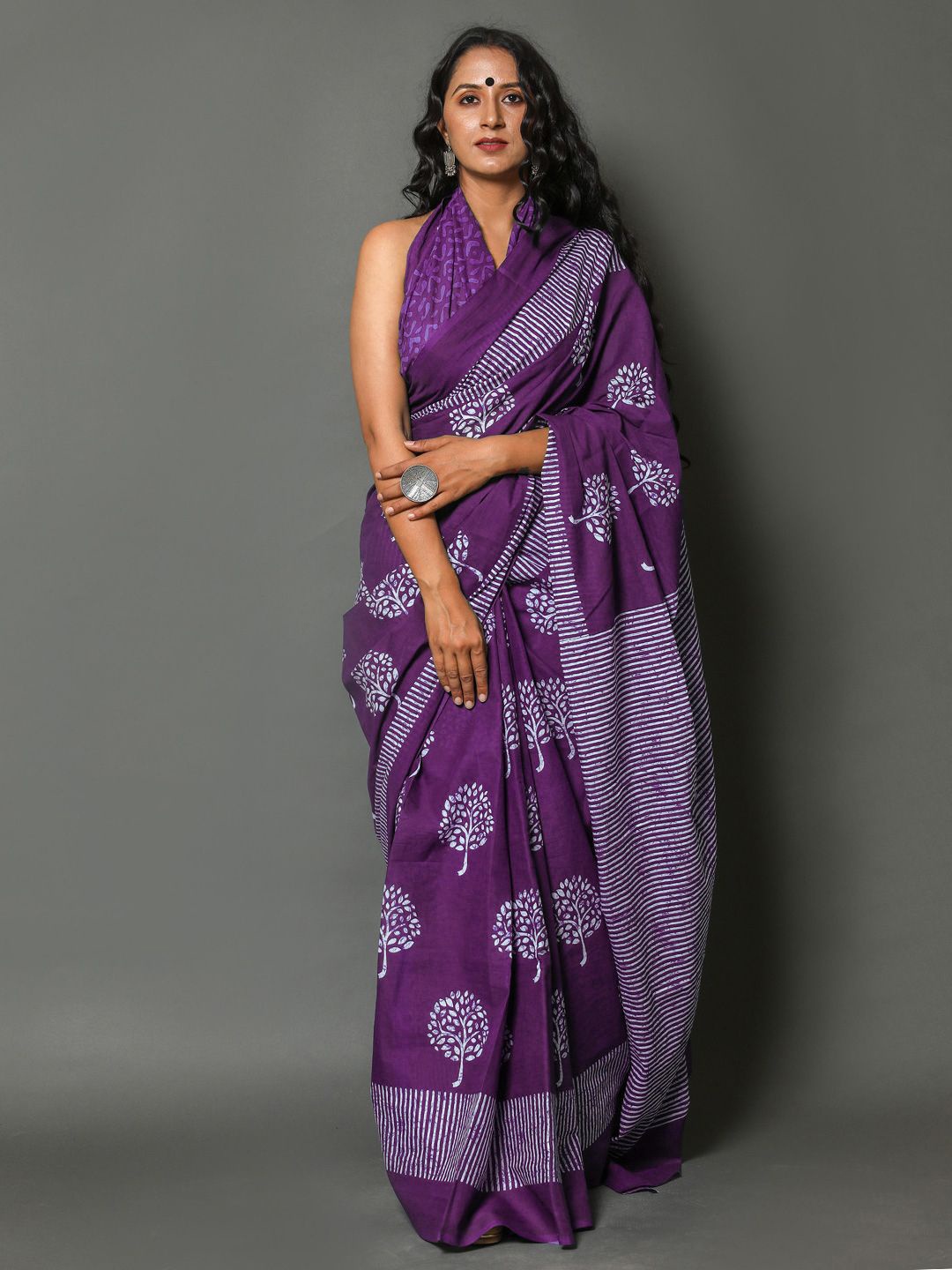 

KALINI Floral Pure Cotton Saree, Purple