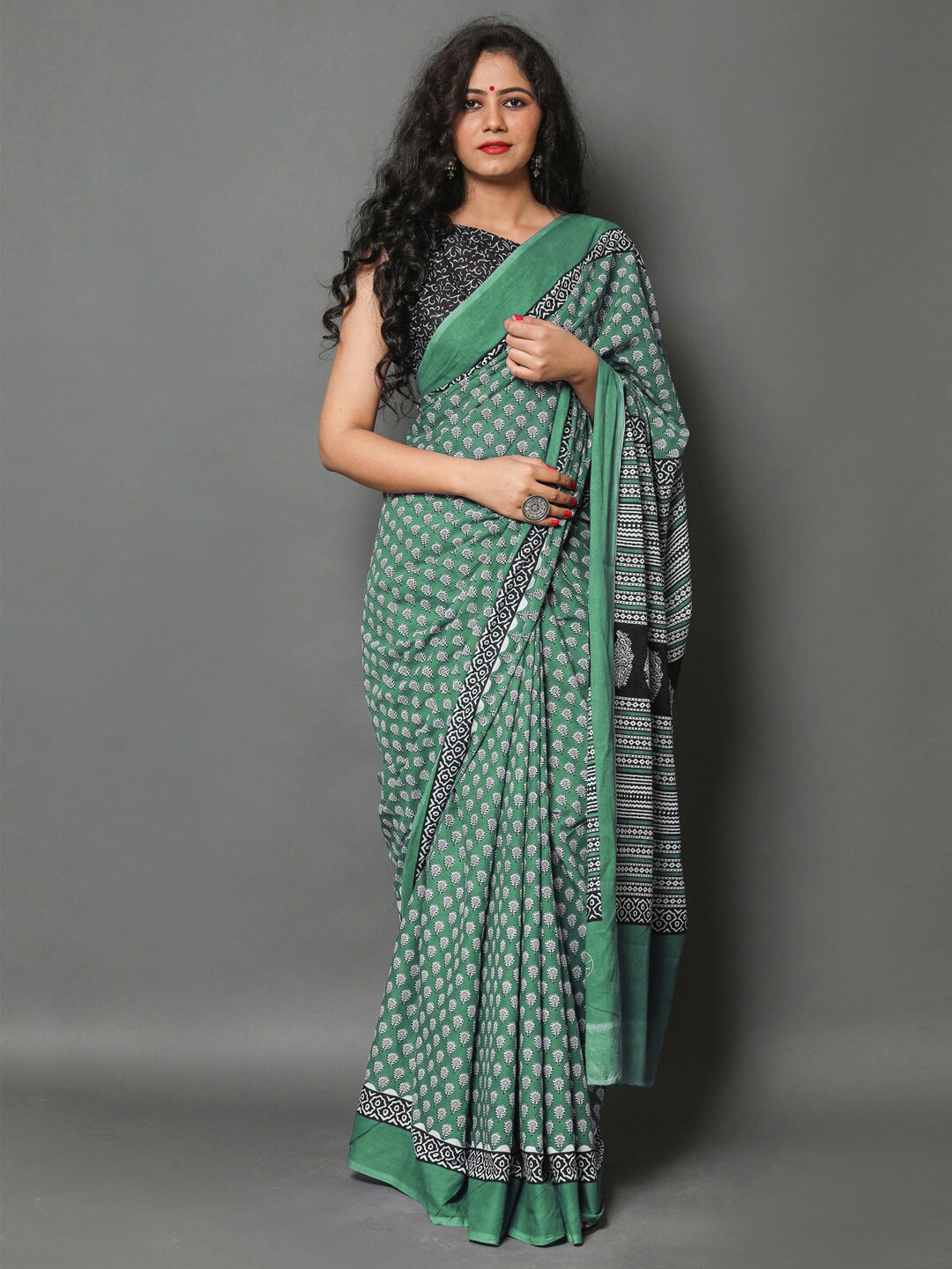 

KALINI Ethnic Motifs Printed Pure Cotton Saree, Green