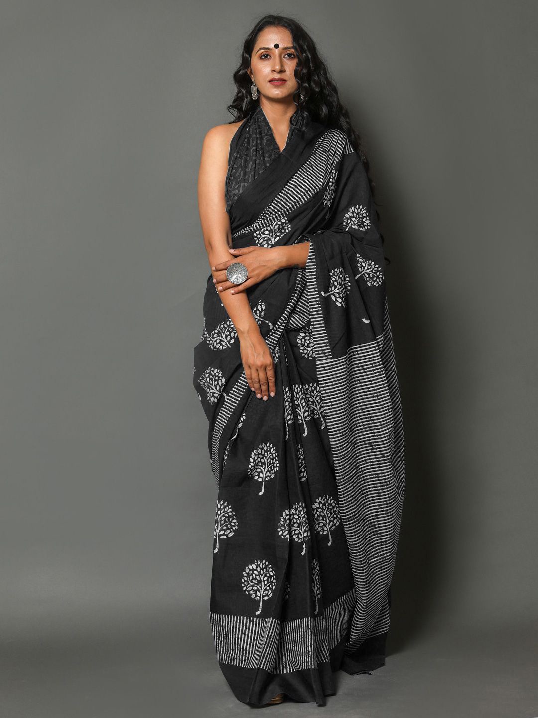 

KALINI Ethnic Motifs Pure Cotton Saree, Black