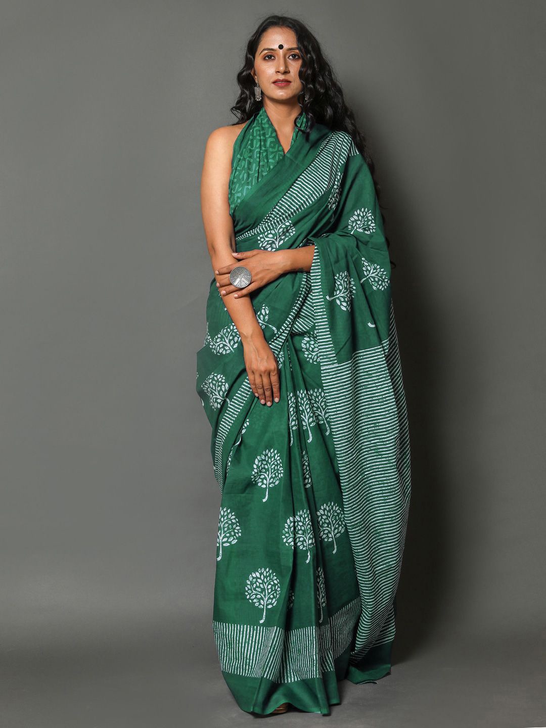 

KALINI Ethnic Motif Pure Cotton Saree, Green