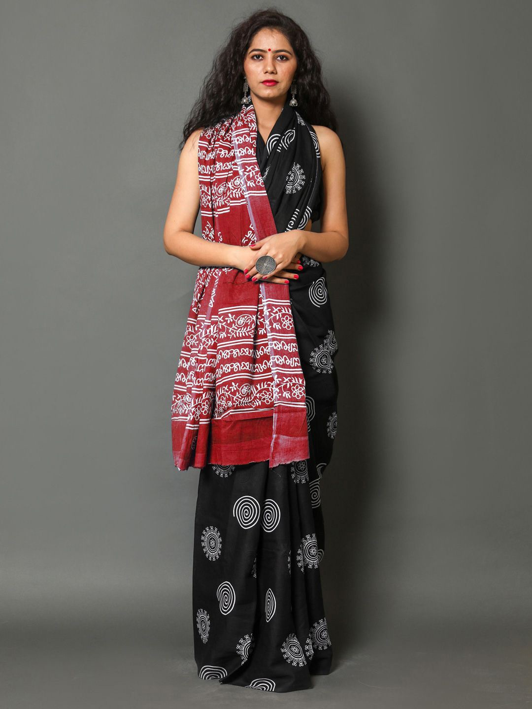 

KALINI Abstract Printed Pure Cotton Saree, Red