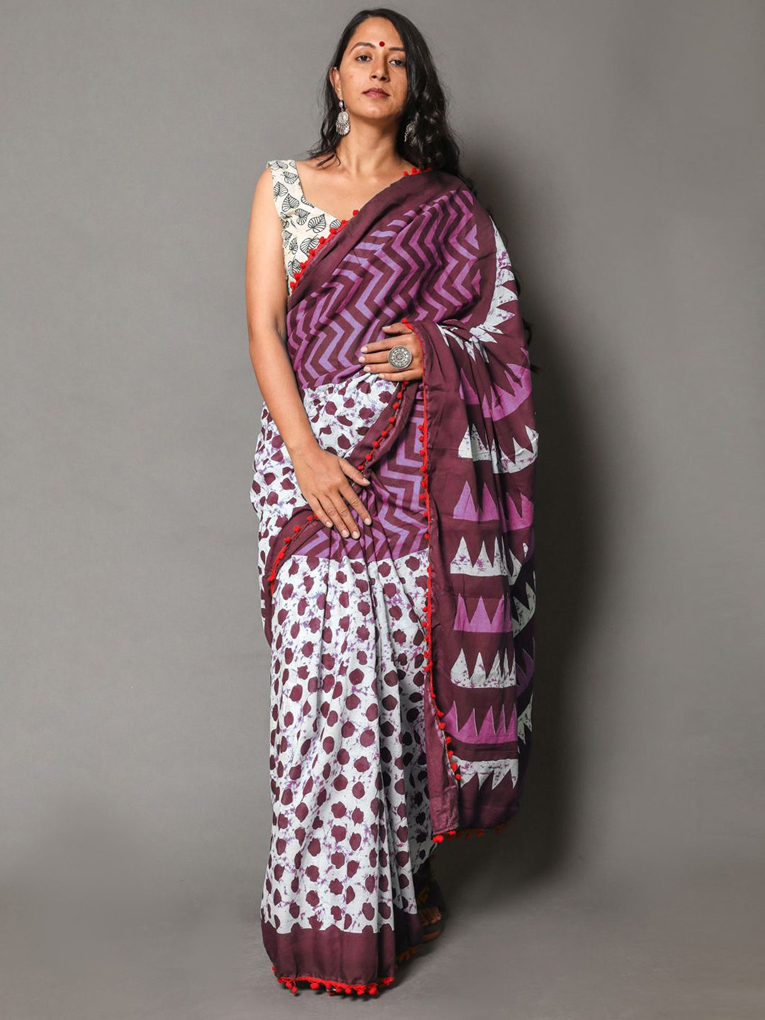 

KALINI Geometric Printed Pure Cotton Saree, Maroon