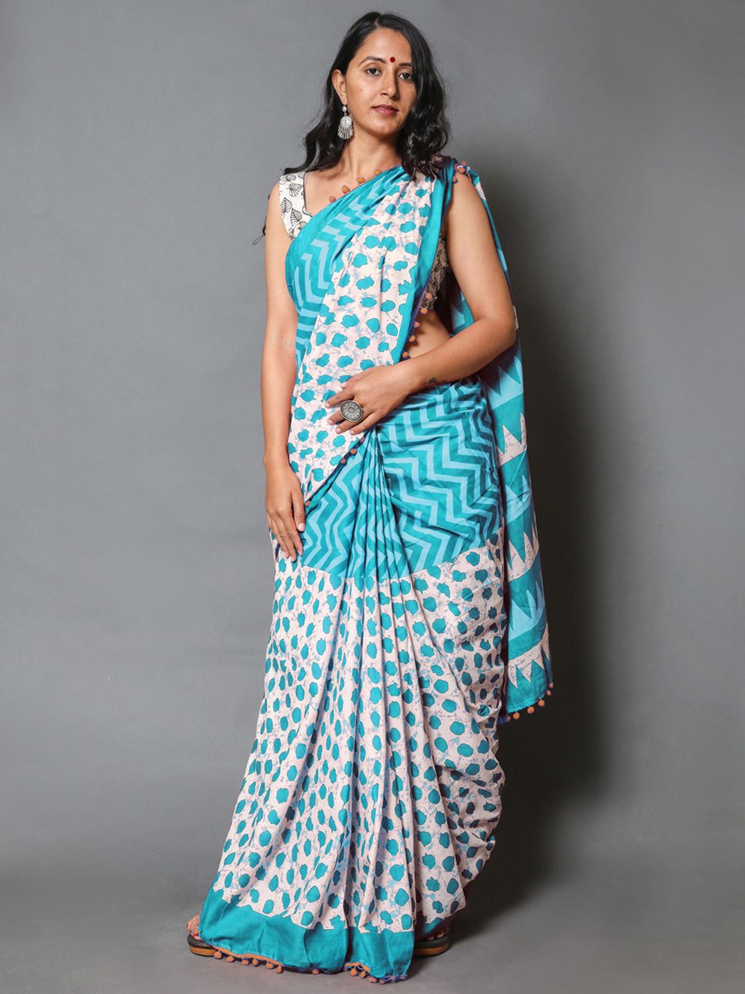 

KALINI Geometric Printed Pure Cotton Saree, Blue