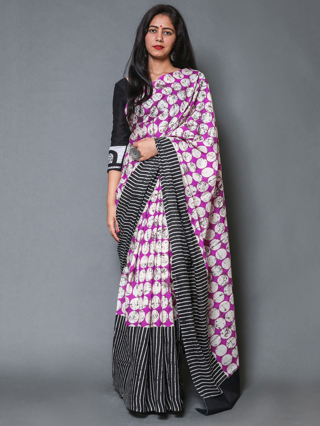 

KALINI Geometric Printed Pure Cotton Saree, Pink