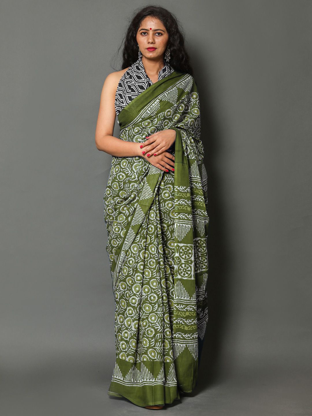 

KALINI Floral Printed Pure Cotton Saree, Olive