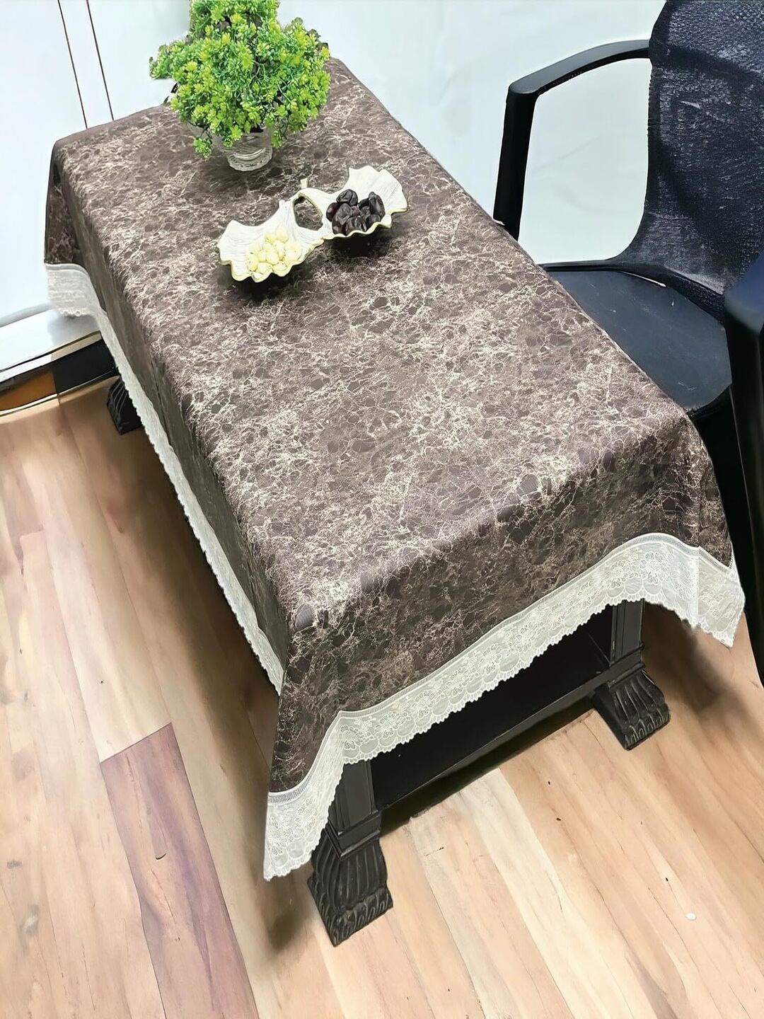 

CASA-NEST Coffee Brown & White Abstract Printed Rectangle Slip Resistant Table Cover