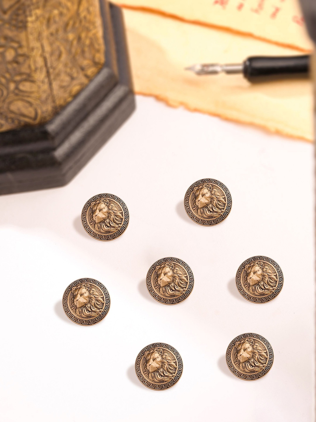 

COSA NOSTRAA Men Set of 7 Regal Lion Button Brooches, Gold