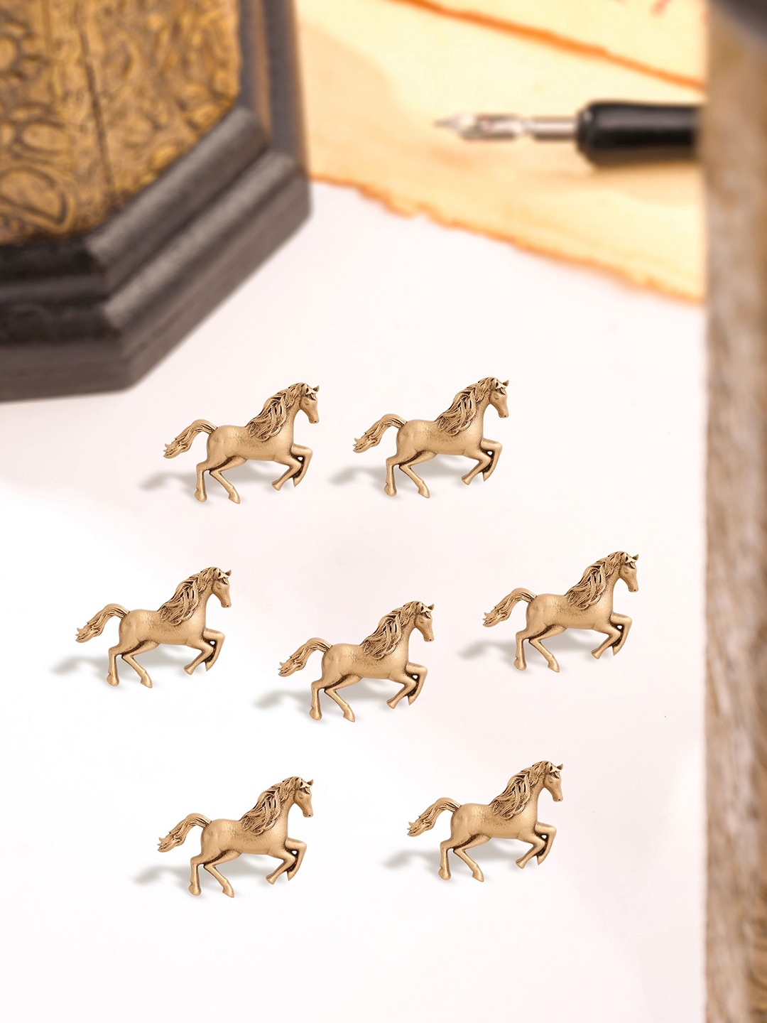 

COSA NOSTRAA Men Set Of 7 Stallion Star Button Brooches, Gold