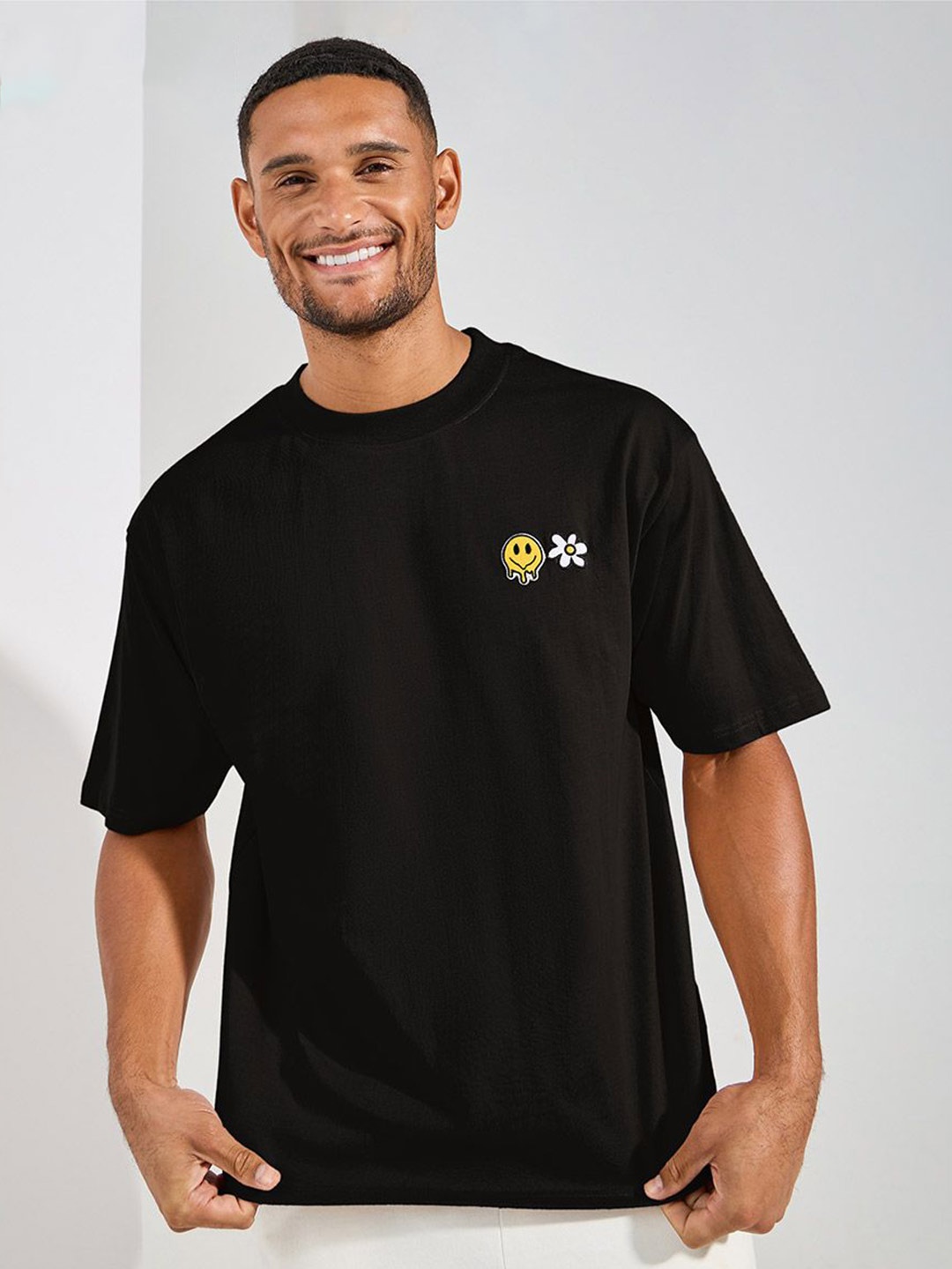

Styli Men Applique T-shirt, Black