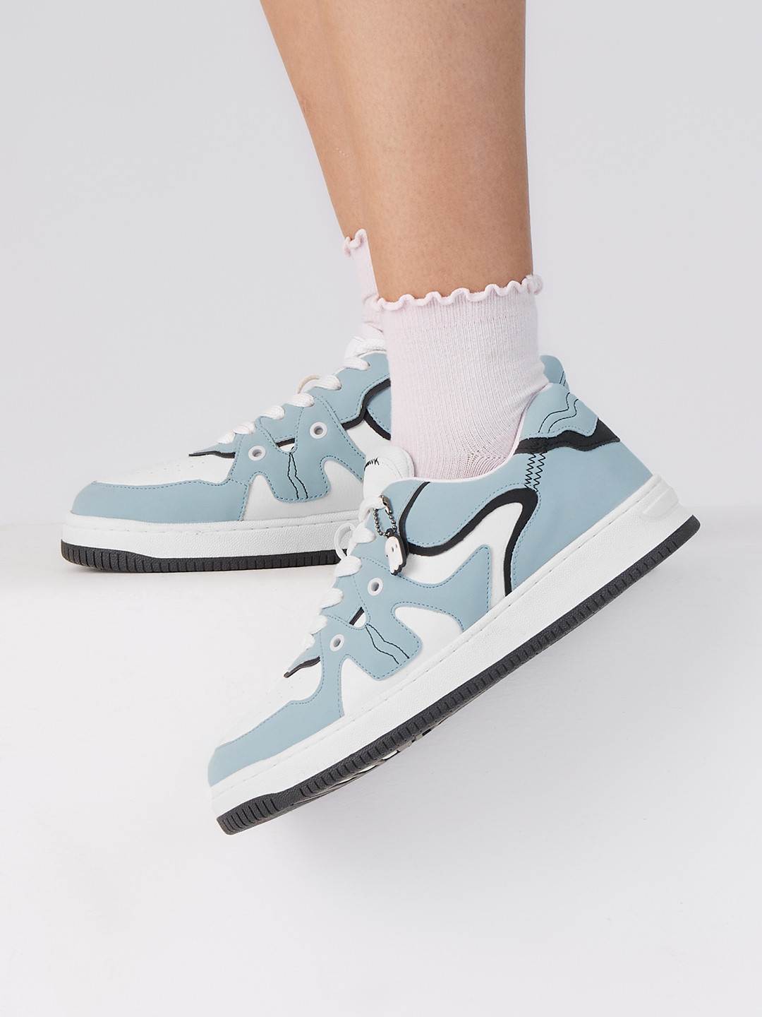 

The Souled Store Women Colourblocked Sneakers, Blue