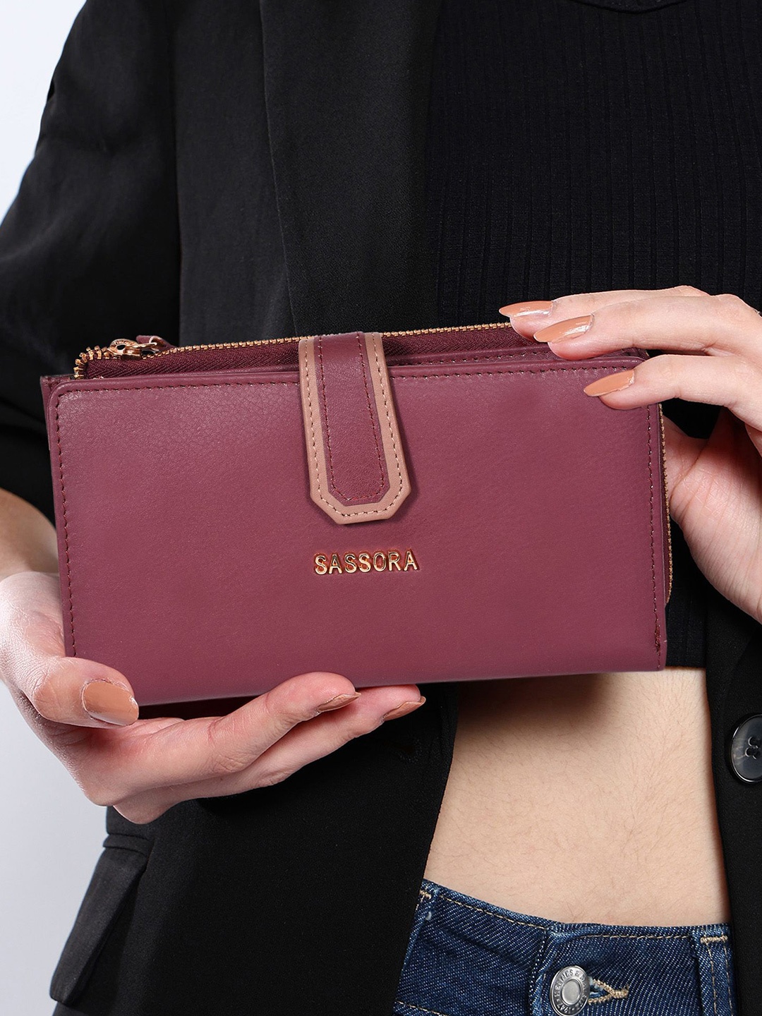 

Sassora Women RFID Genuine Leather Two Fold Wallet, Maroon