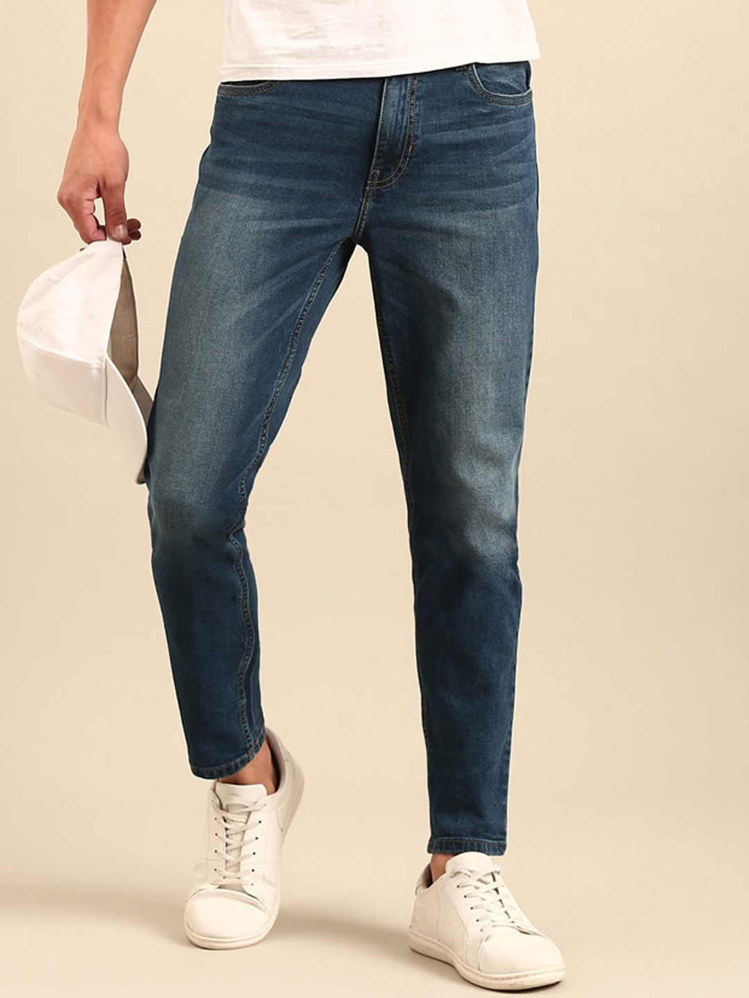 

Mast & Harbour Men Carrot Slim Fit Clean Look Light Fade Stretchable Jeans, Blue