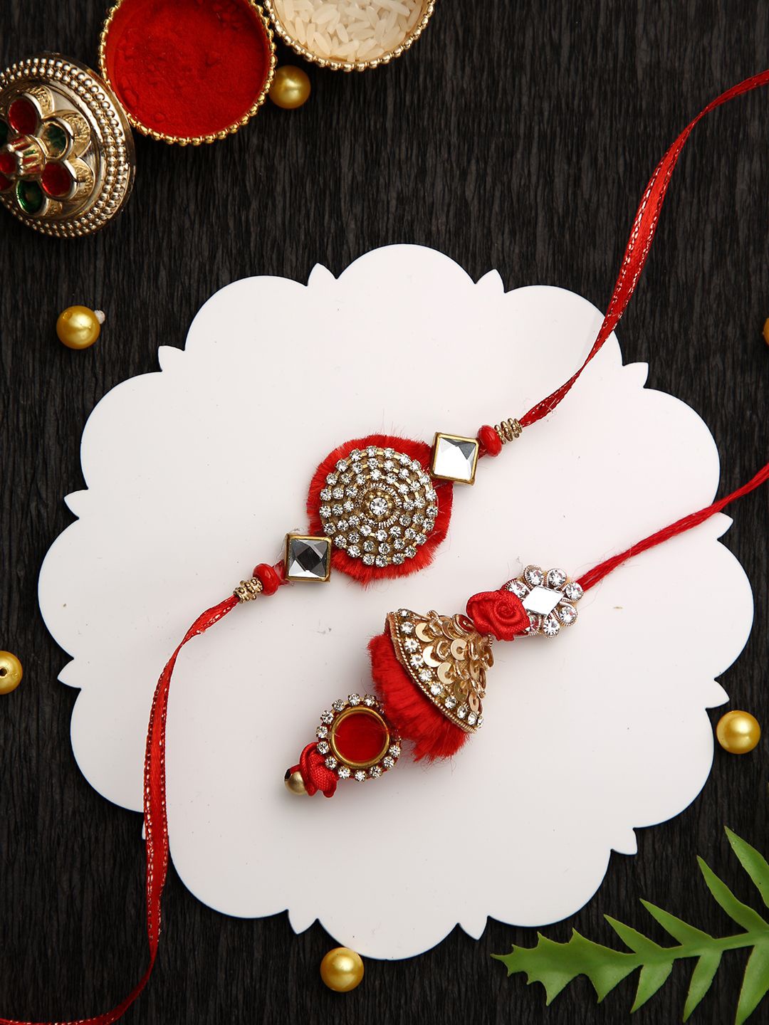 

Aapno Rajasthan Thread Rakhi, Red