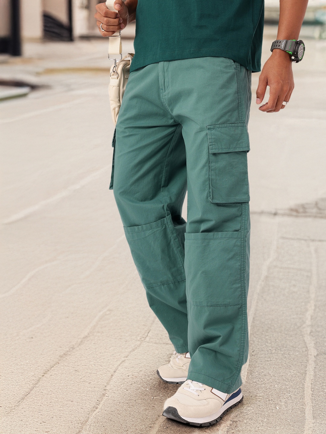 

Kook N Keech Men Urban Street Relaxed Fit Cargos Trousers, Green