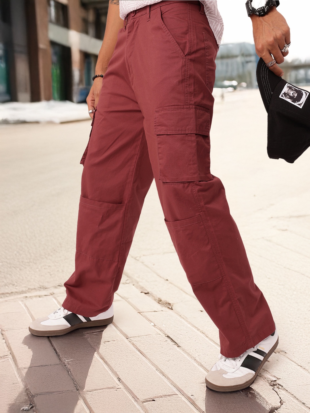 

Kook N Keech Men Street Edge Relaxed Fit Cargos Trousers, Maroon