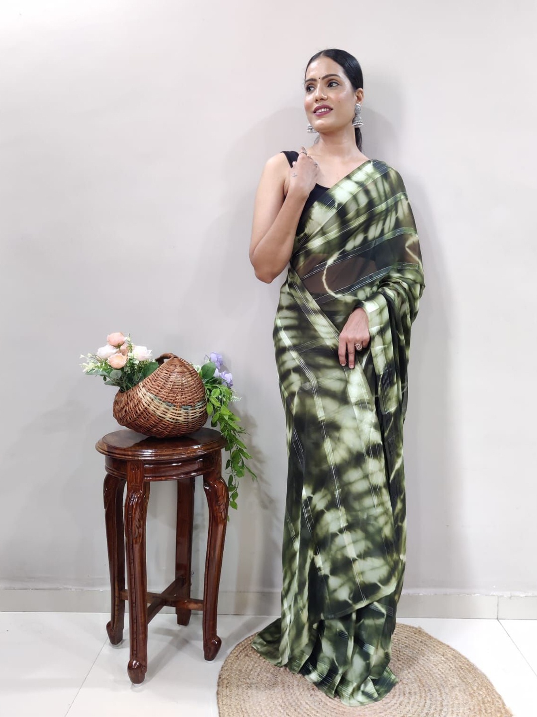 

Ethnic Yard Tie and Dye Pure Georgette Ready to Wear Saree, Green