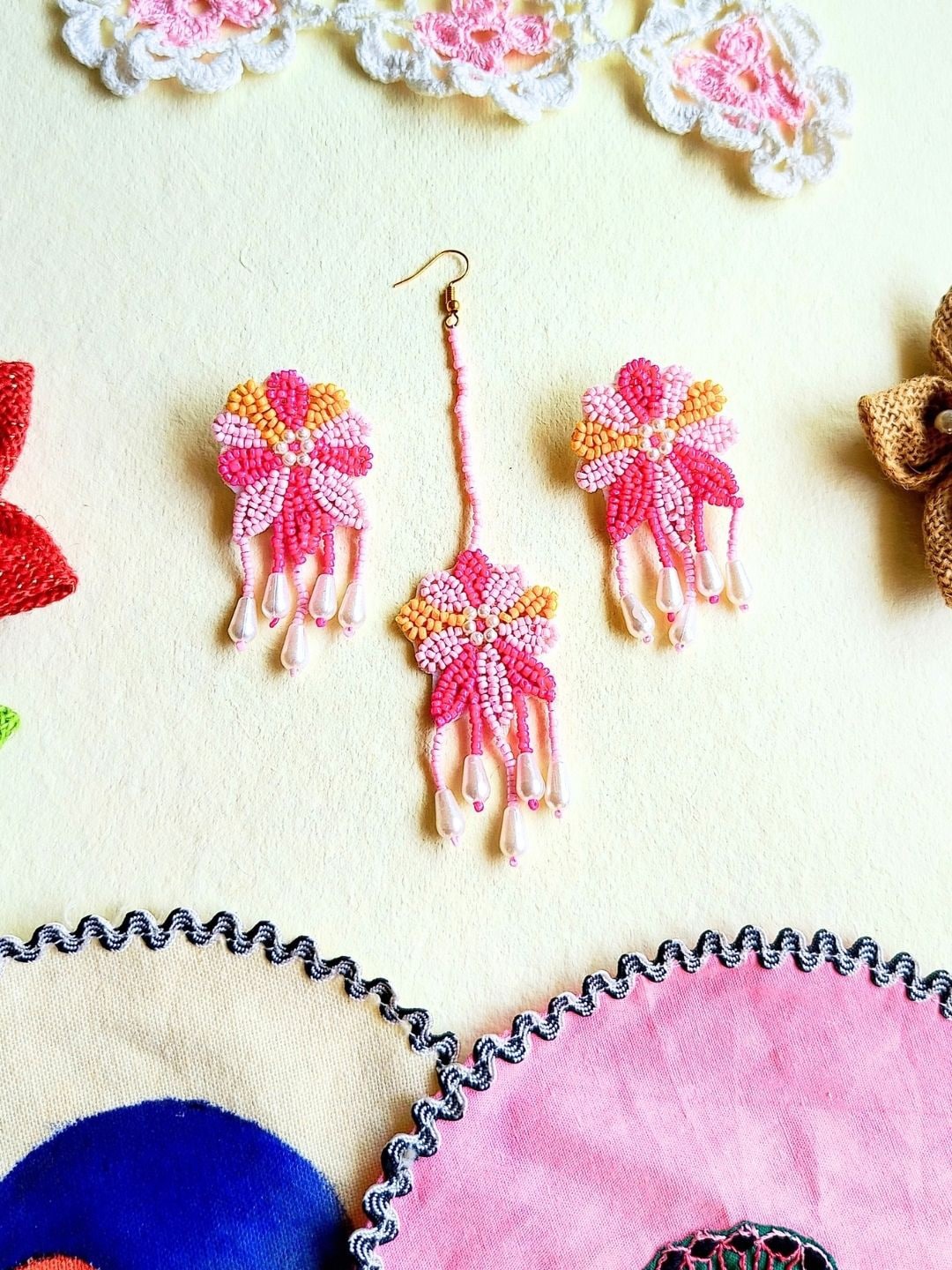 

Sangria Gold Plated Floral Beaded Jewellery Set