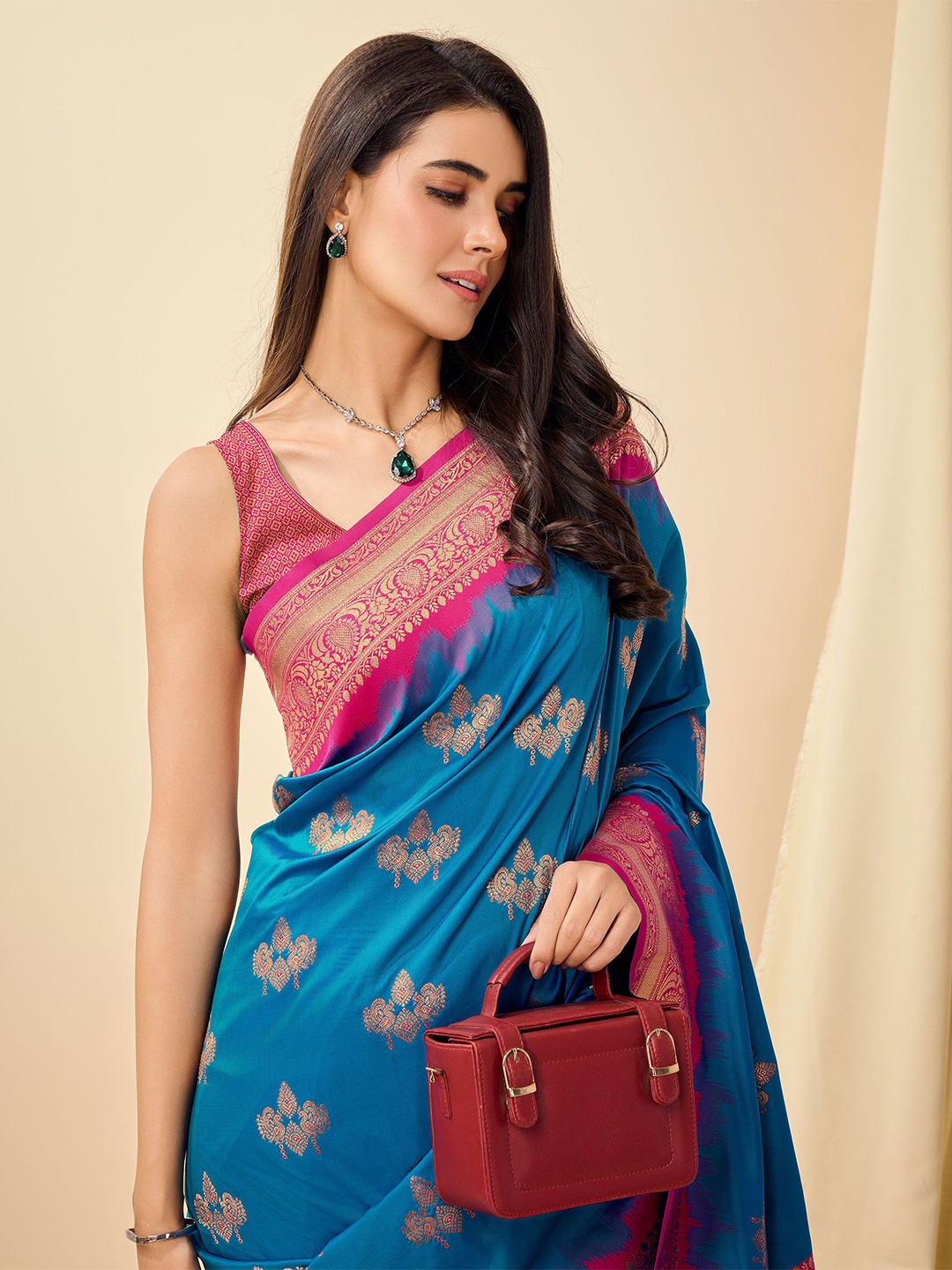 

Rekha Maniyar Woven Design Zari Pure Silk Saree, Blue