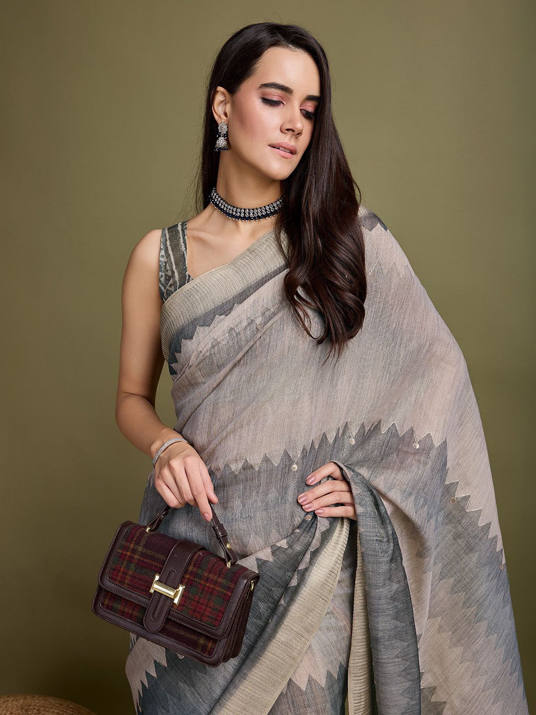 

Rekha Maniyar Geometric Printed Zari Tissue Saree, Grey