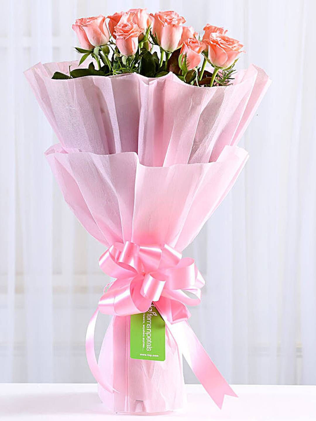 

fnp Pink & Green 8 Pieces Endearing Roses Bouquet