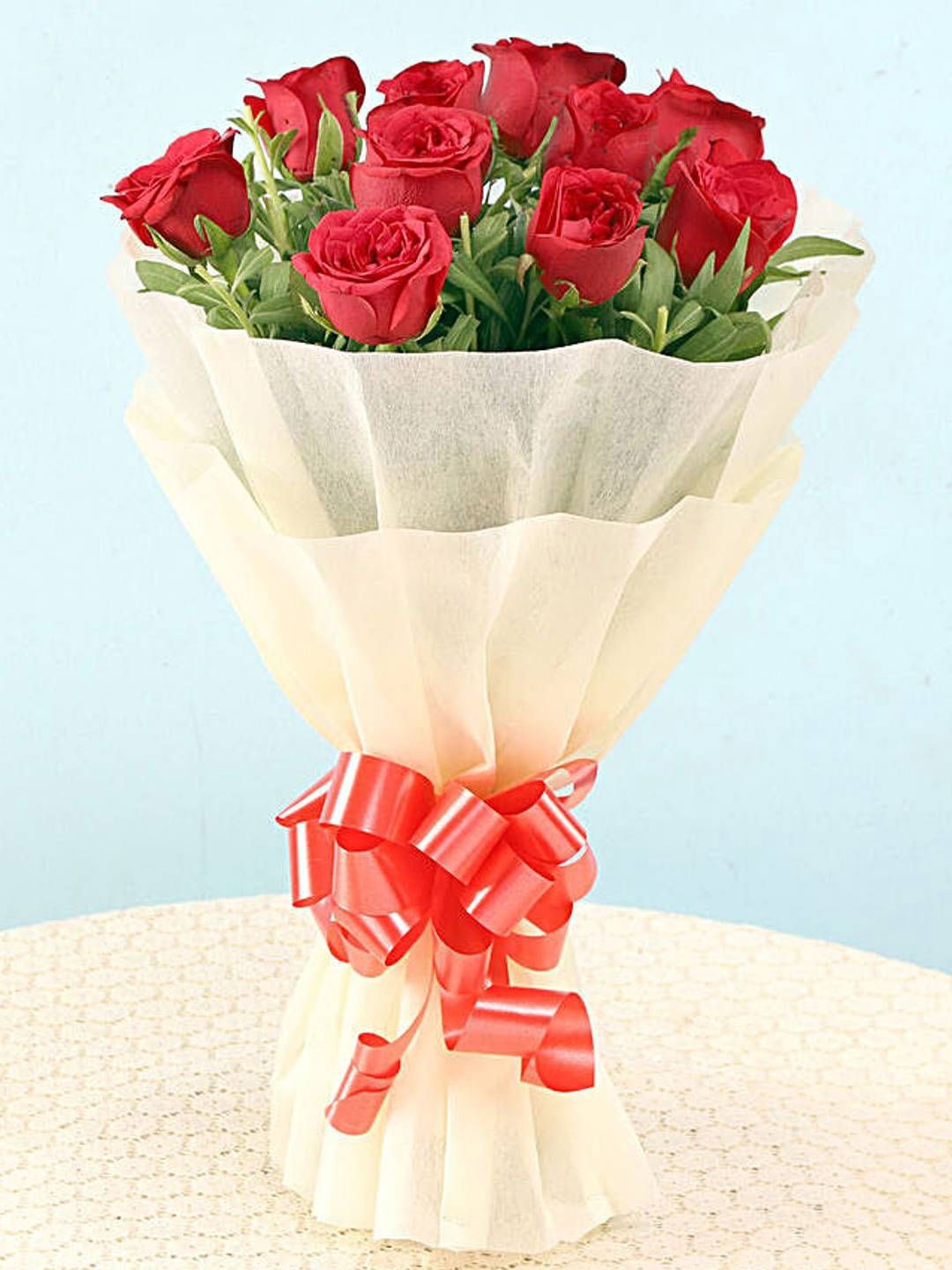 

fnp Red & Green 10 Pieces Roses Fresh Flowers Bouquet