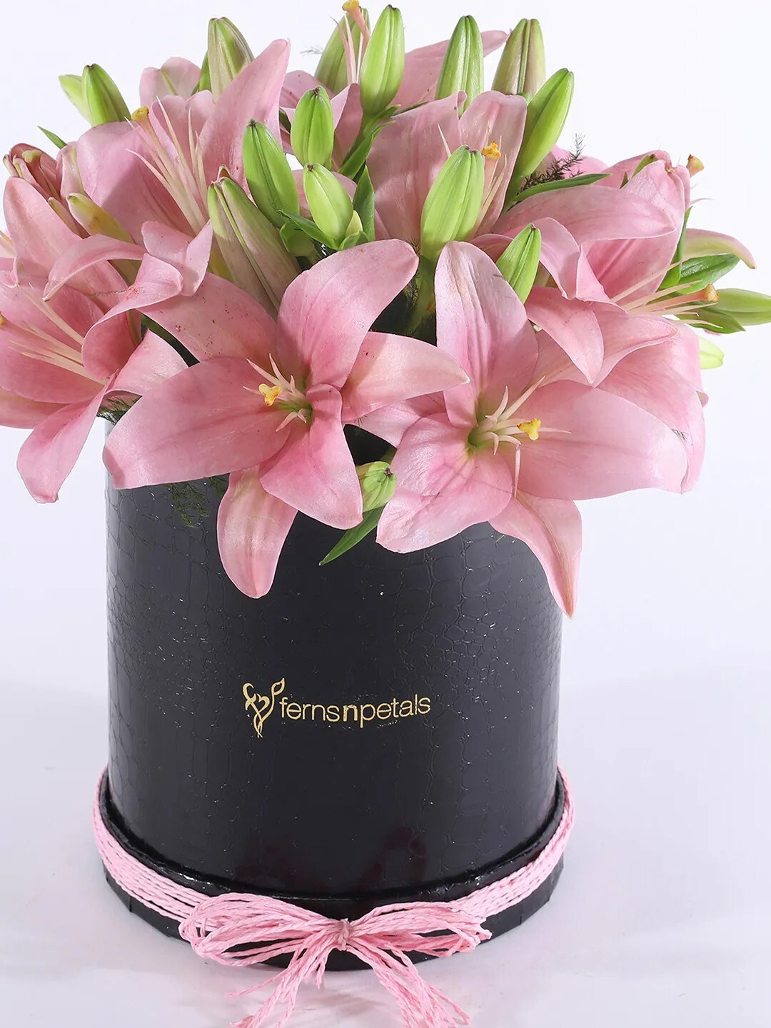 

fnp Pink & Black 7 Pieces Lilies Fresh Flowers