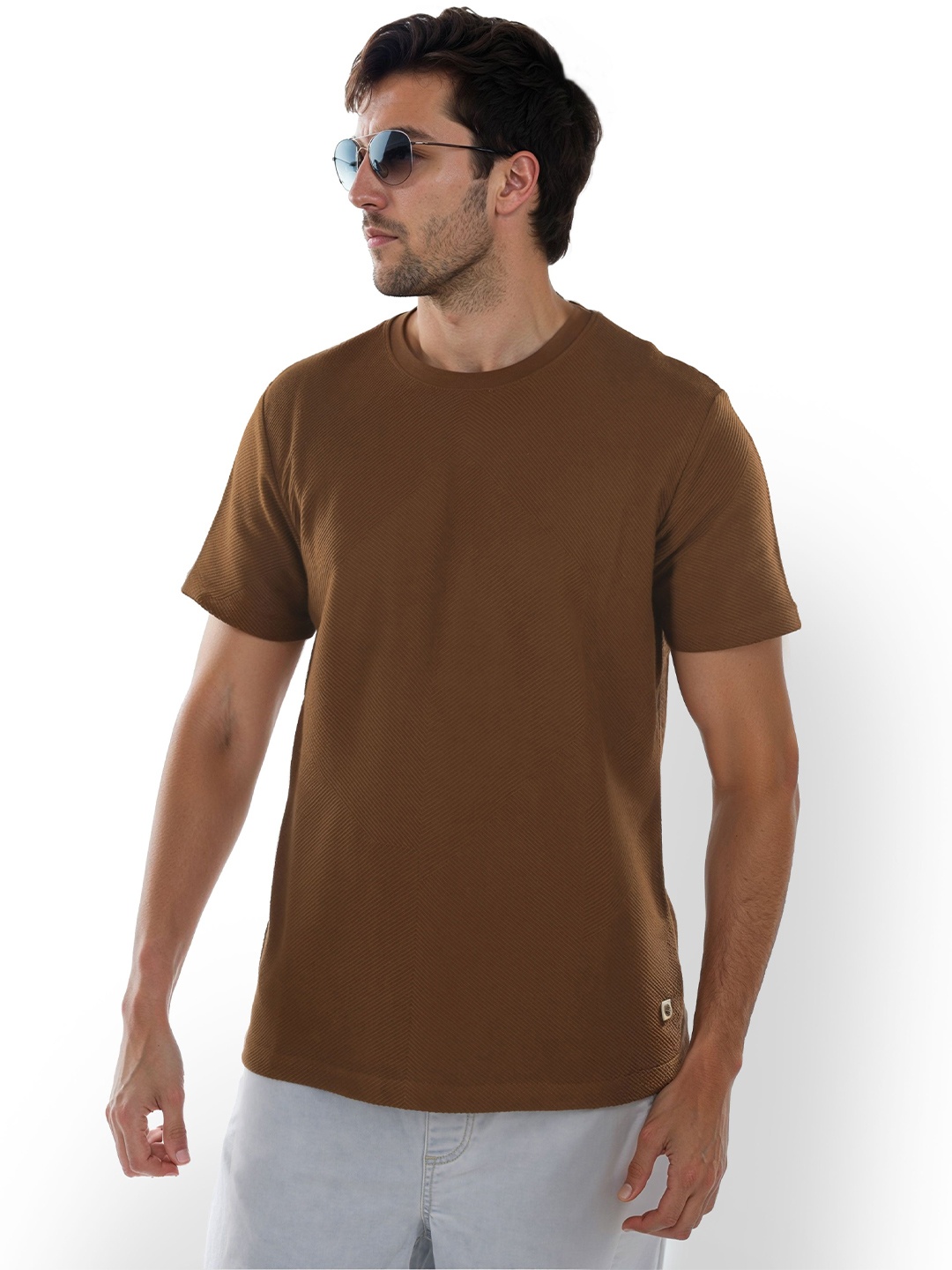 

Celio Men Solid Round Neck T-shirt, Brown