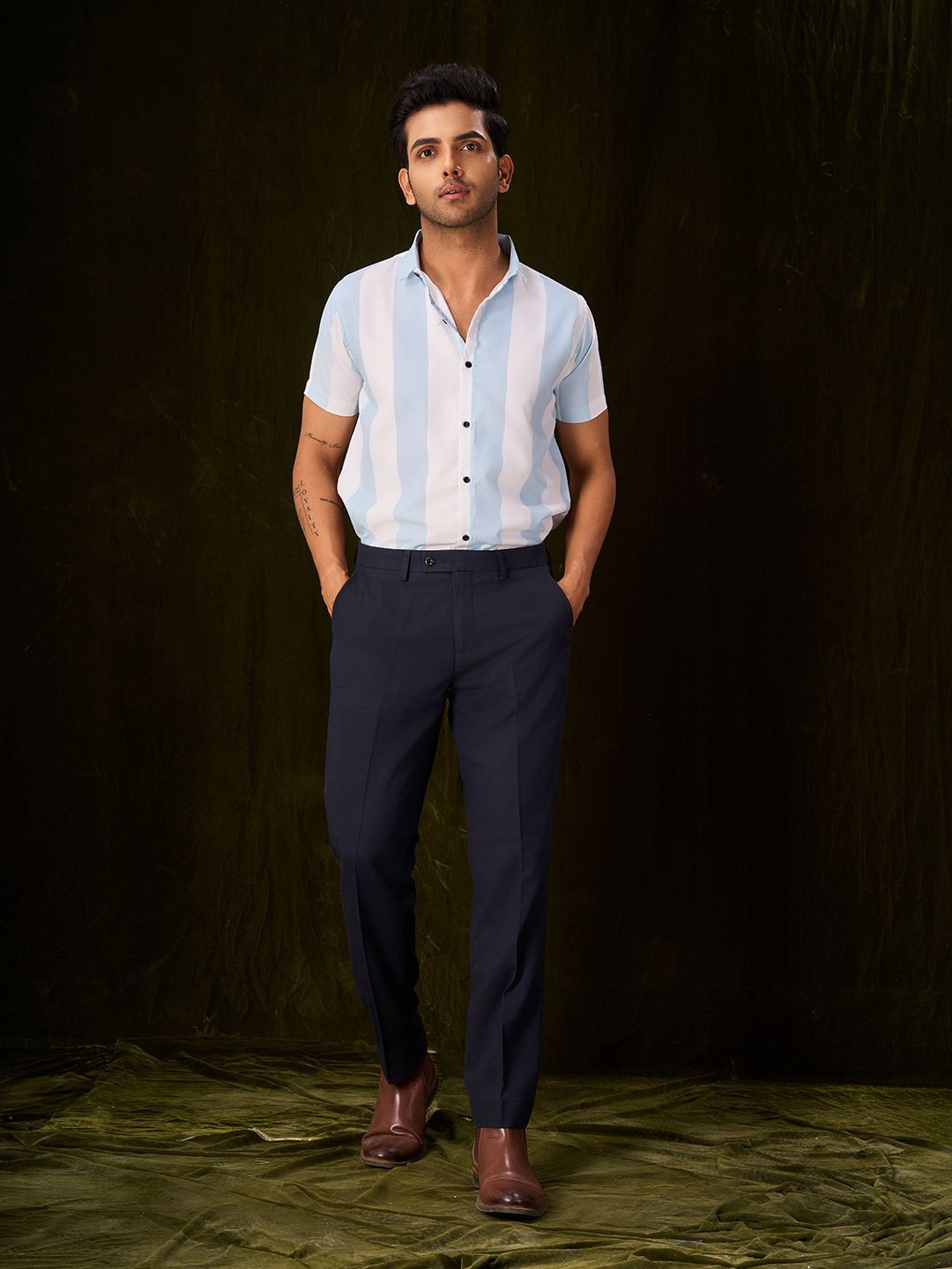 

Fashion FRICKS Men Striped Spread Collar Casual Shirt, Blue