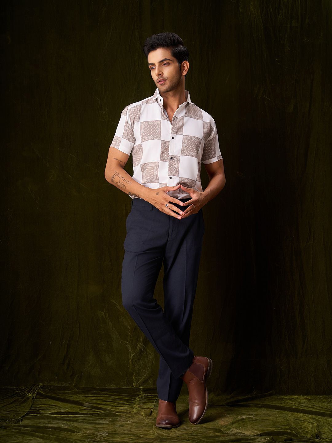 

Fashion FRICKS Men Checker Printed Spread Collar Casual Shirt, White