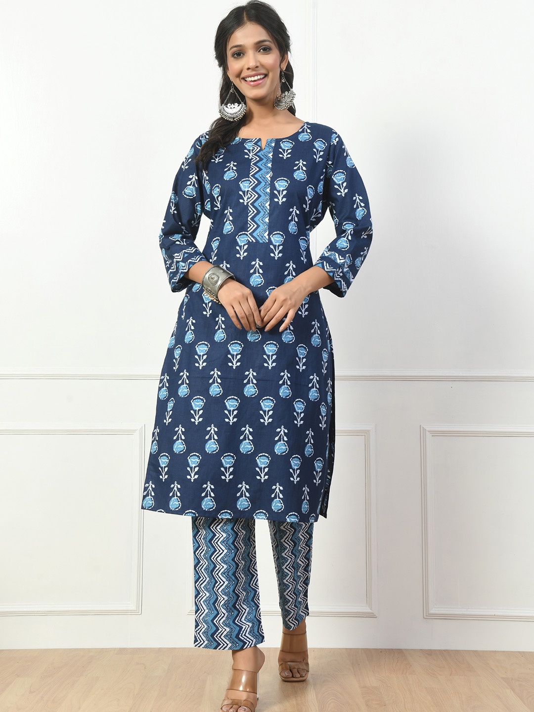 

ETISHA Ethnic Motifs Printed Pure Cotton Straight Kurta With Trousers, Navy blue