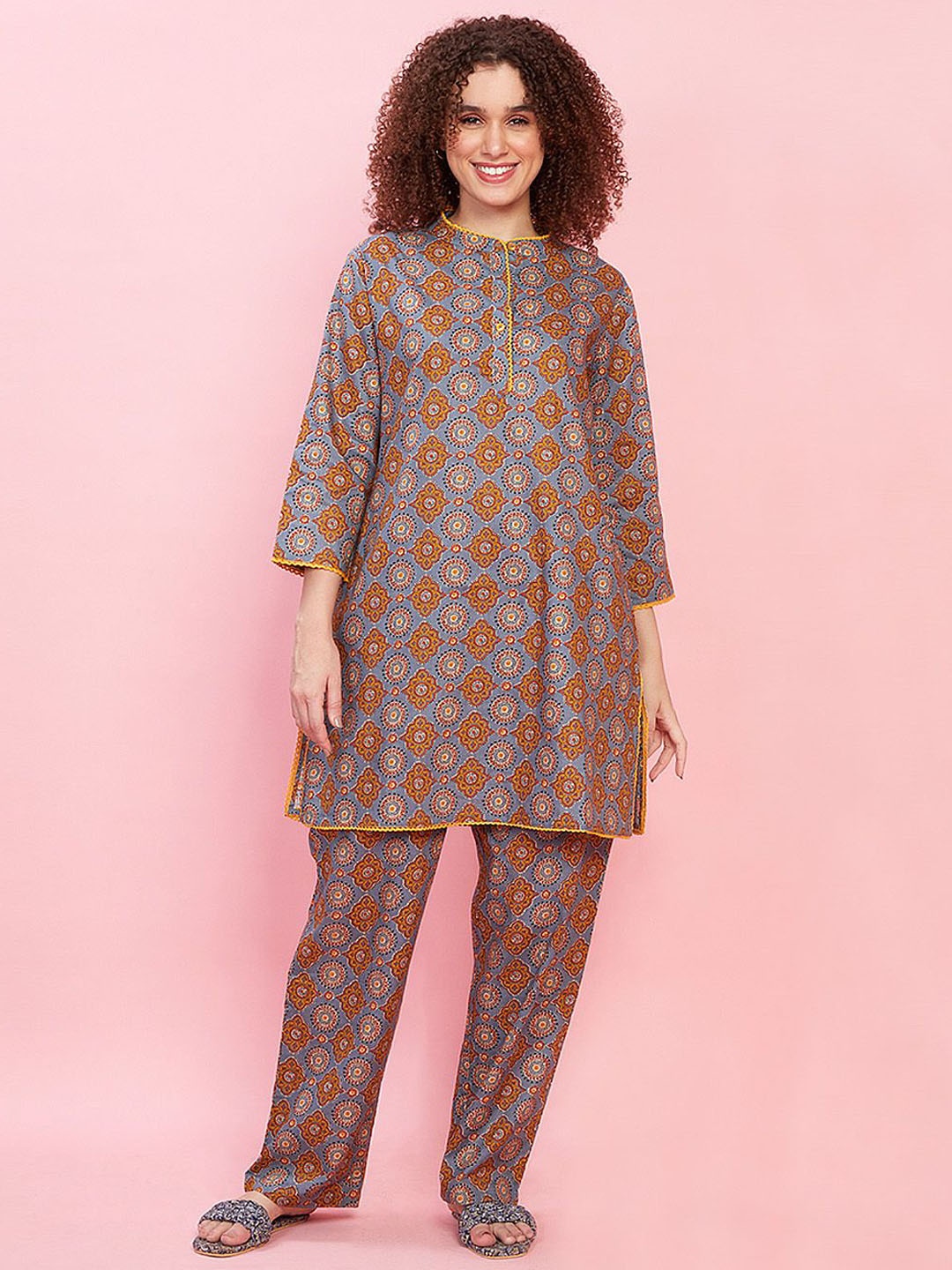 

evolove Ethnic Motifs Printed Pure Cotton Round Neck Night Suit, Grey
