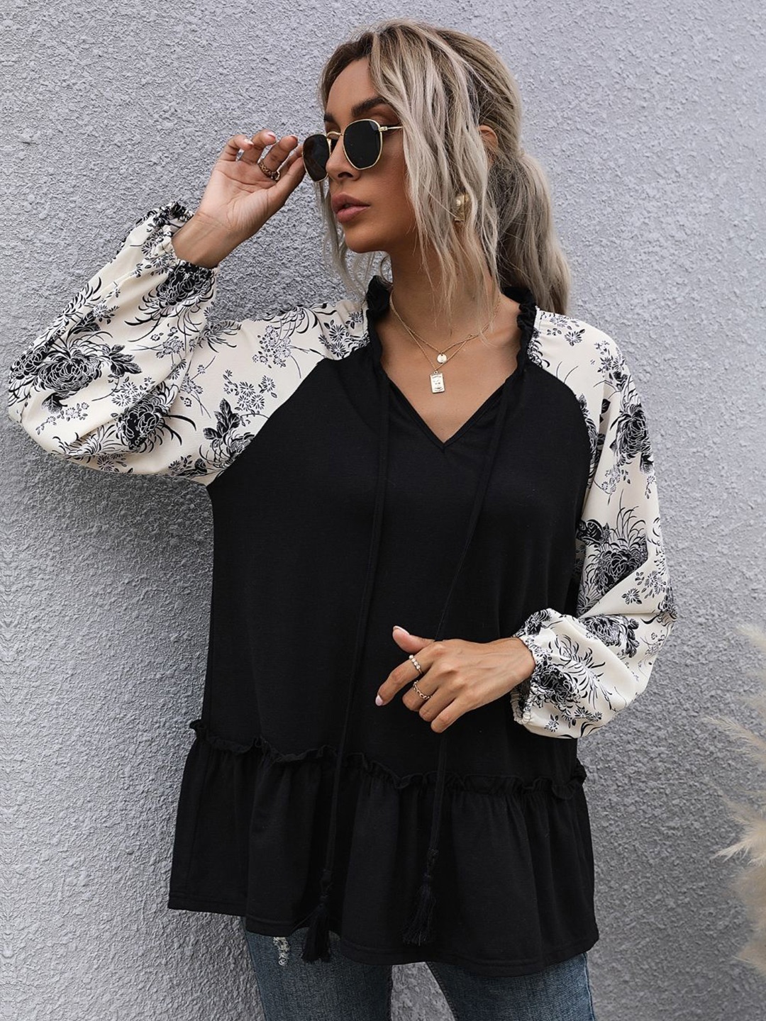 

StyleCast Floral Printed V-Neck Top, Black