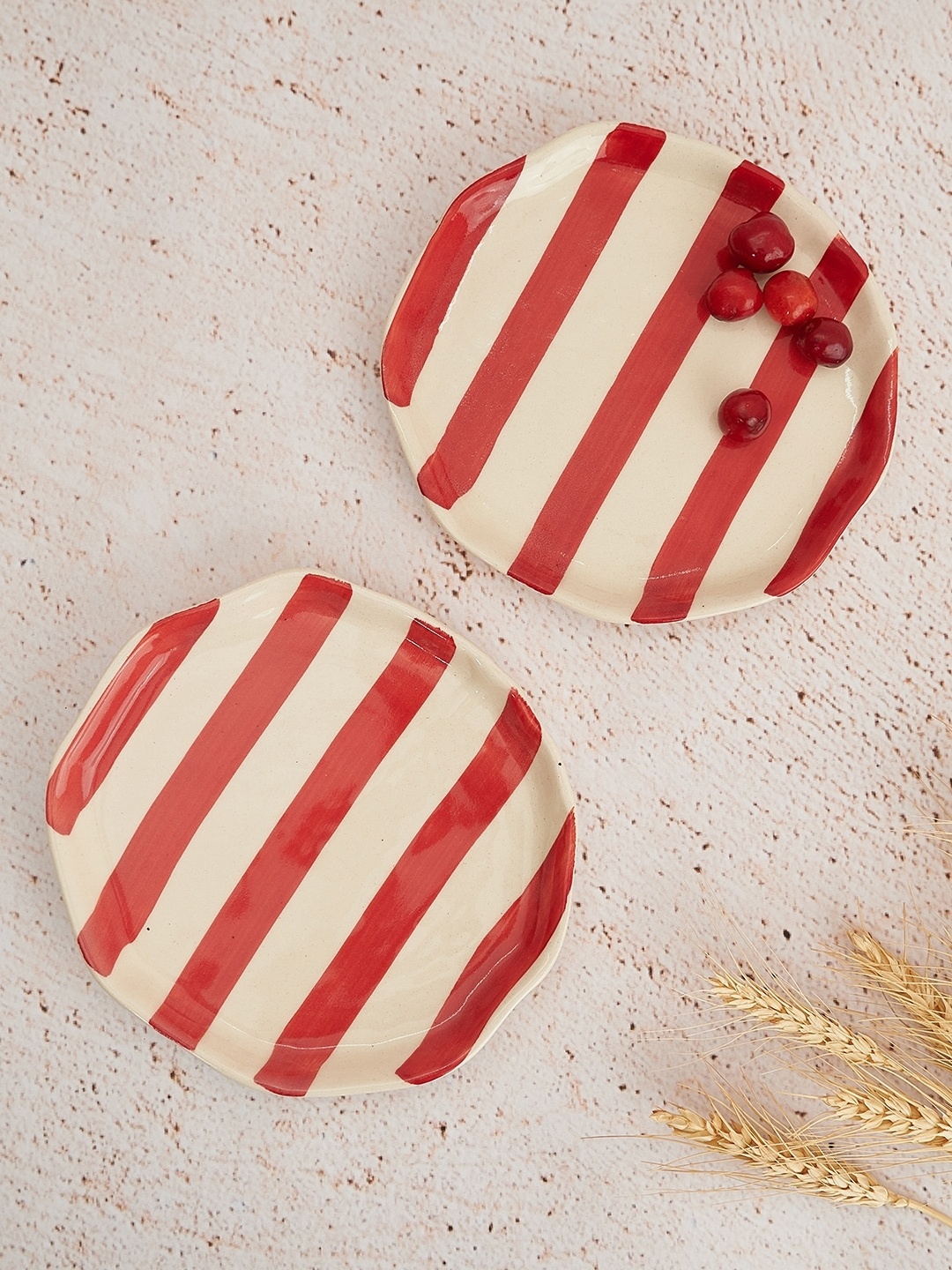 

NURTURE INDIA Red & White 2 Pieces Printed Glossy Ceramic Plates