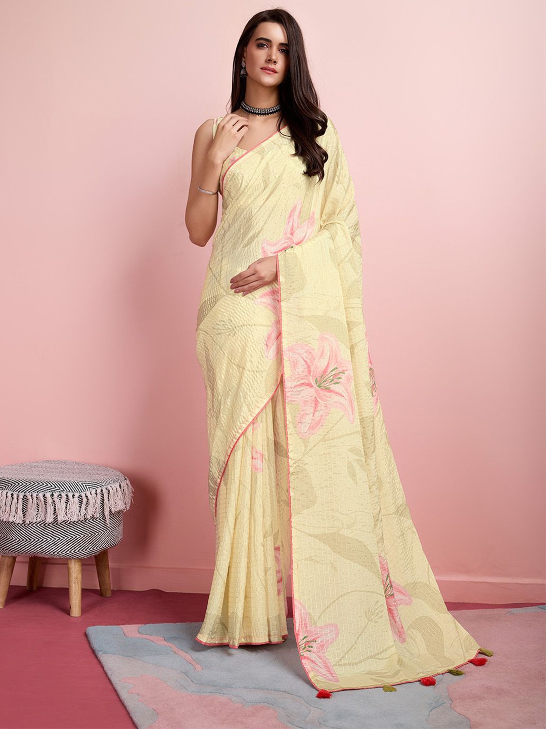 

Rekha Maniyar Floral Printed Sequinned Saree, Yellow