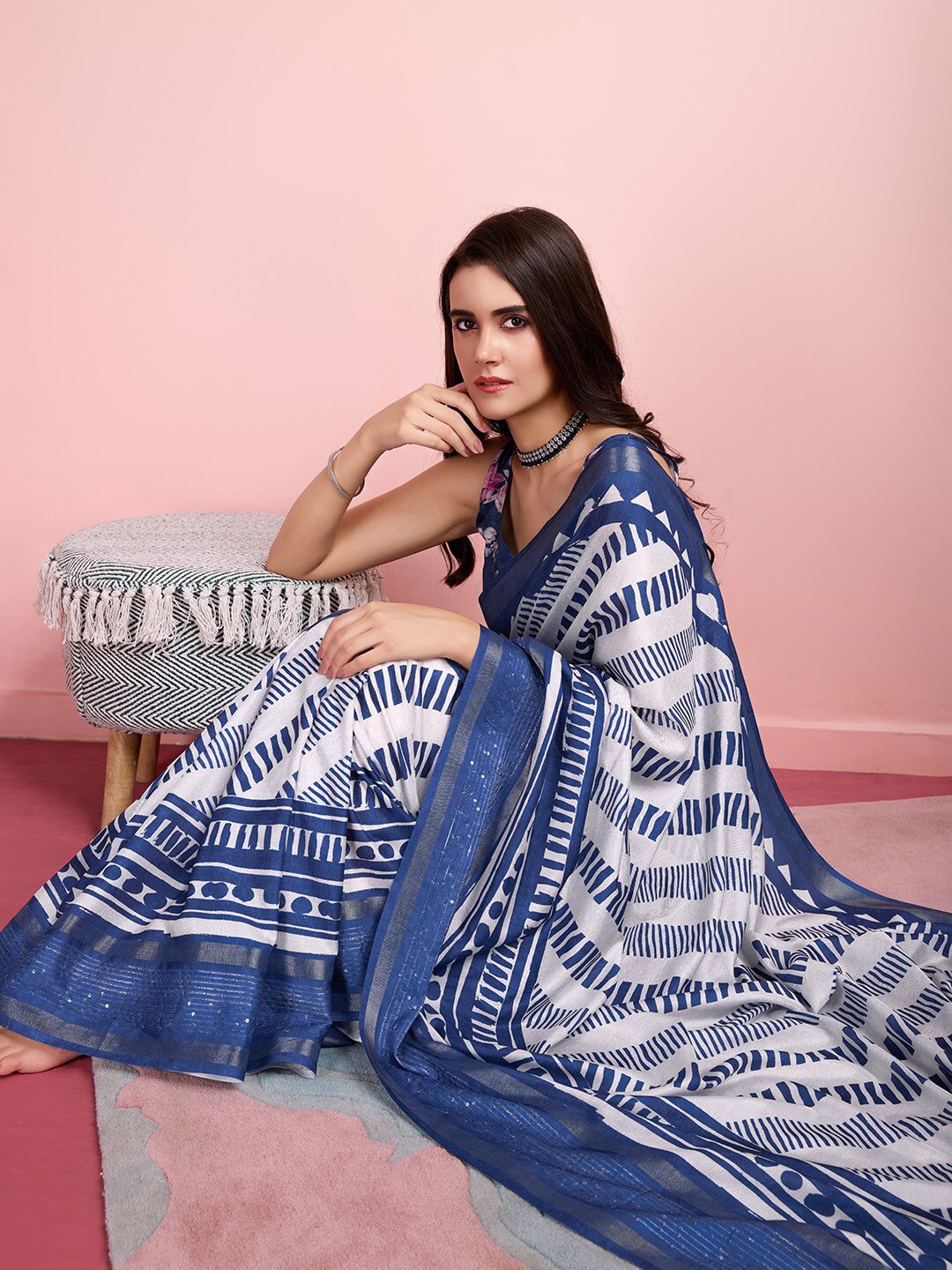 

Rekha Maniyar Sequinned Printed Saree, White