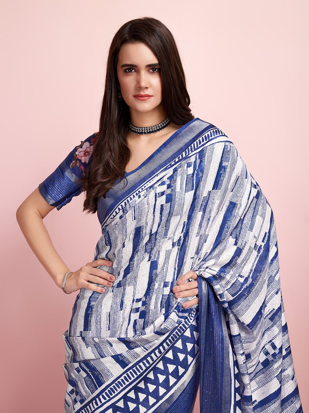 

Rekha Maniyar Zari Silk Blend Saree, Charcoal