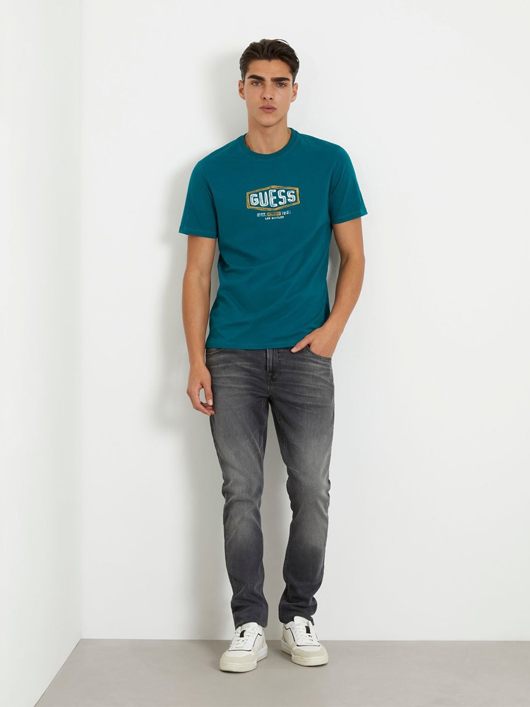 

GUESS Men Typography Printed Round Neck T-shirt, Teal