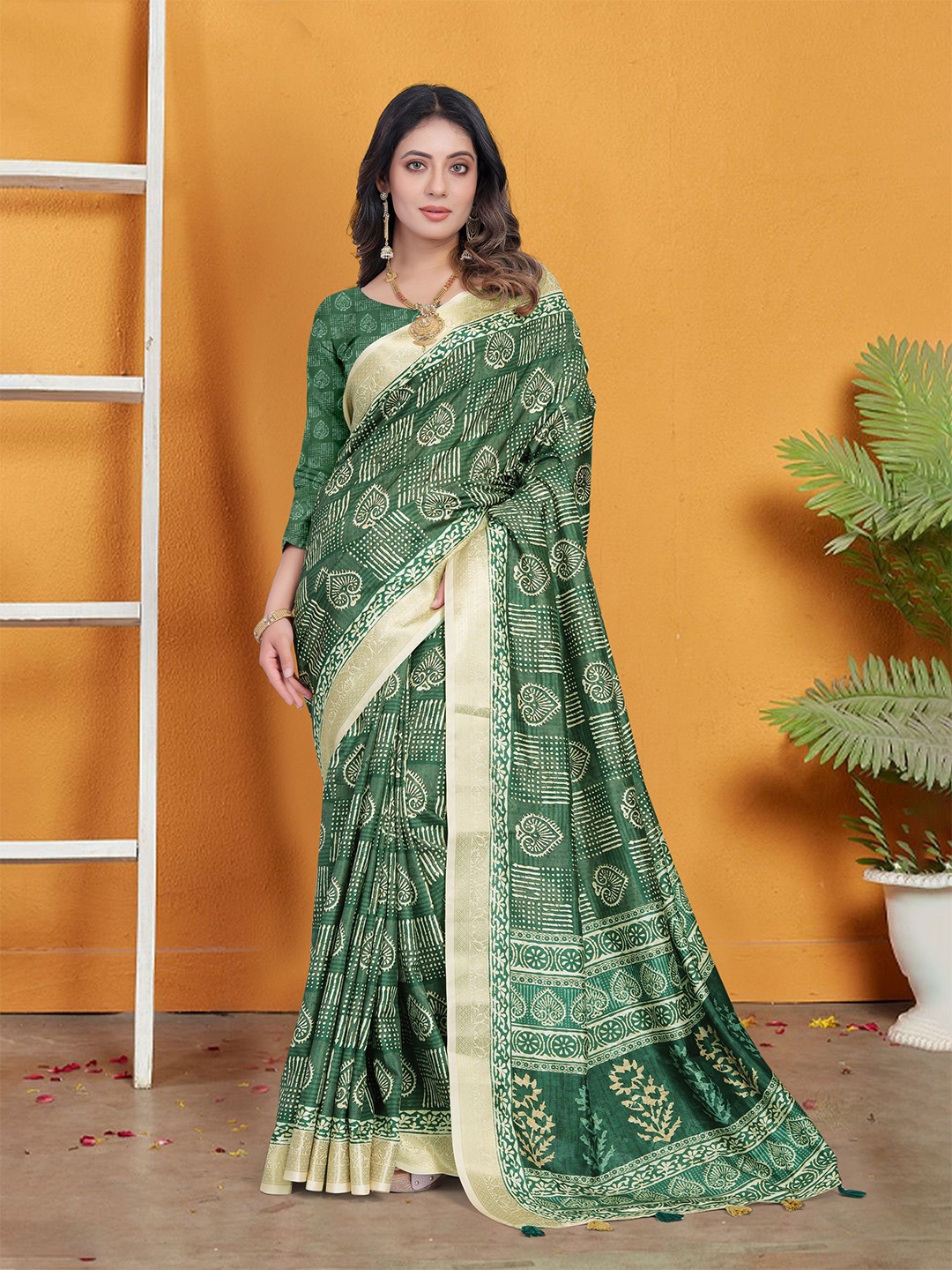 

Mitera Ethnic Motifs Zari Tussar Saree, Green