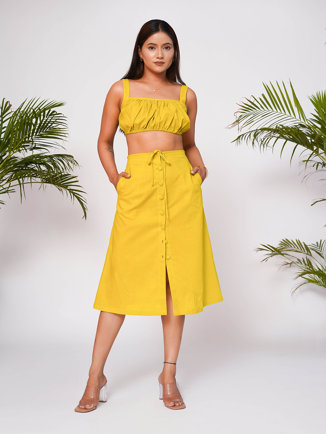 

Salvia Sky Solid Shoulder Straps Crop Top, Lime green