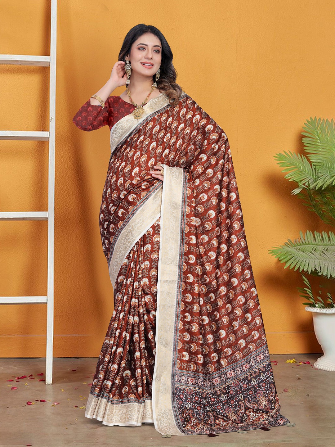 

DIVASTRI Ethnic Motifs Zari Tussar Saree, Maroon