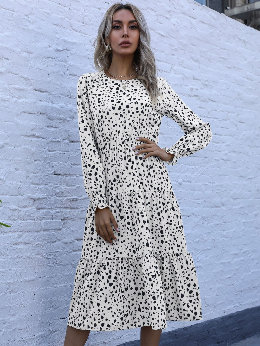 

Stylecast X KPOP Cuffed Sleeves A-Line Dress, White