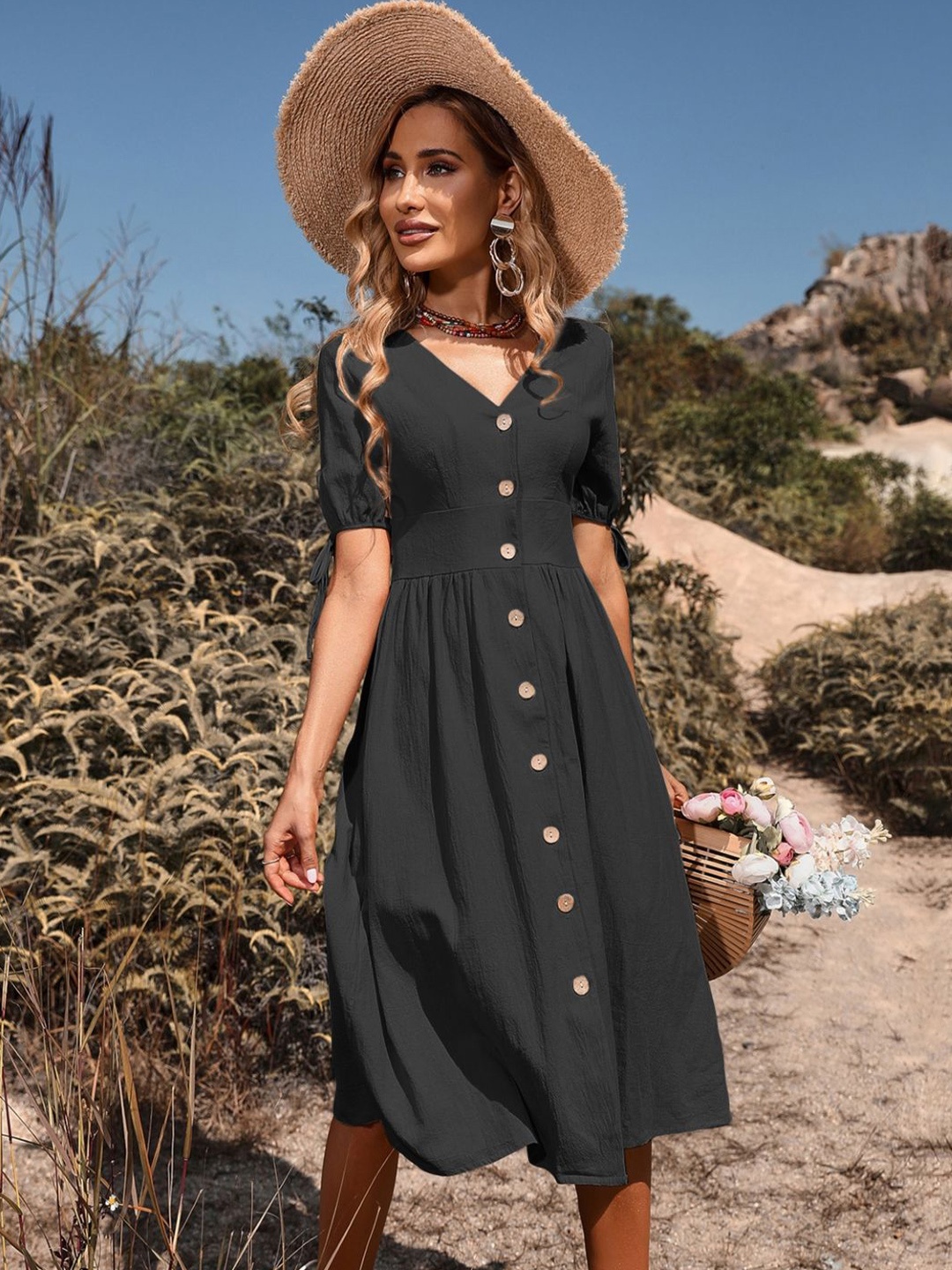 

Stylecast X KPOP V-Neck Solid Short Sleeves Fit & Flare Dress, Black