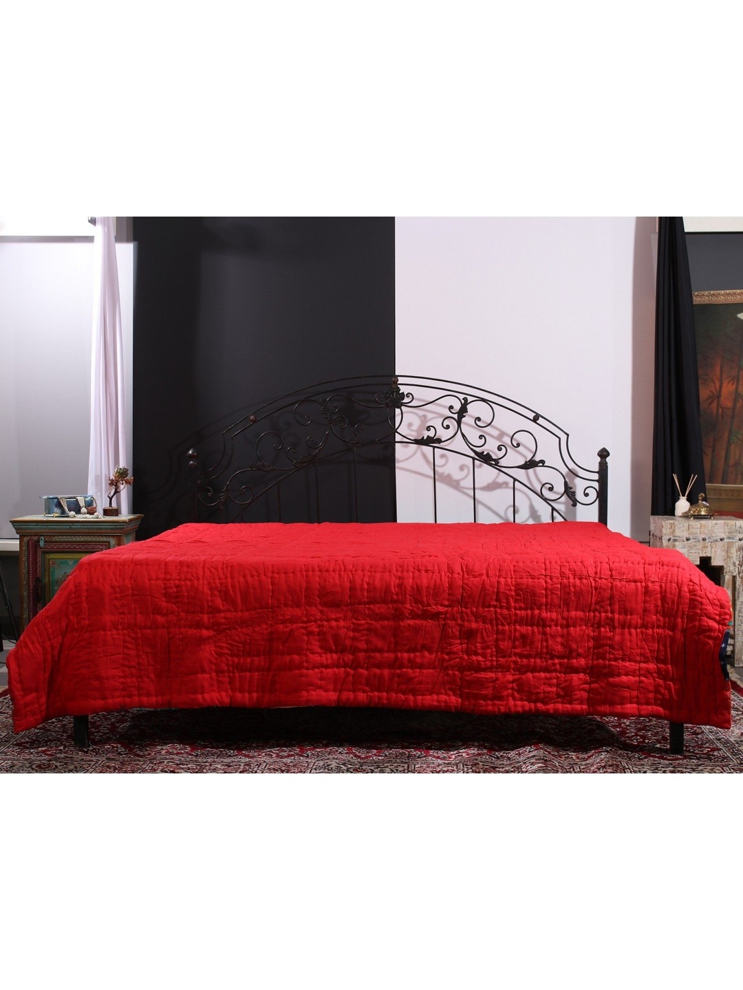 

Exotic India Red & Pink 300 TC Queen Bedsheet with Pillow Covers