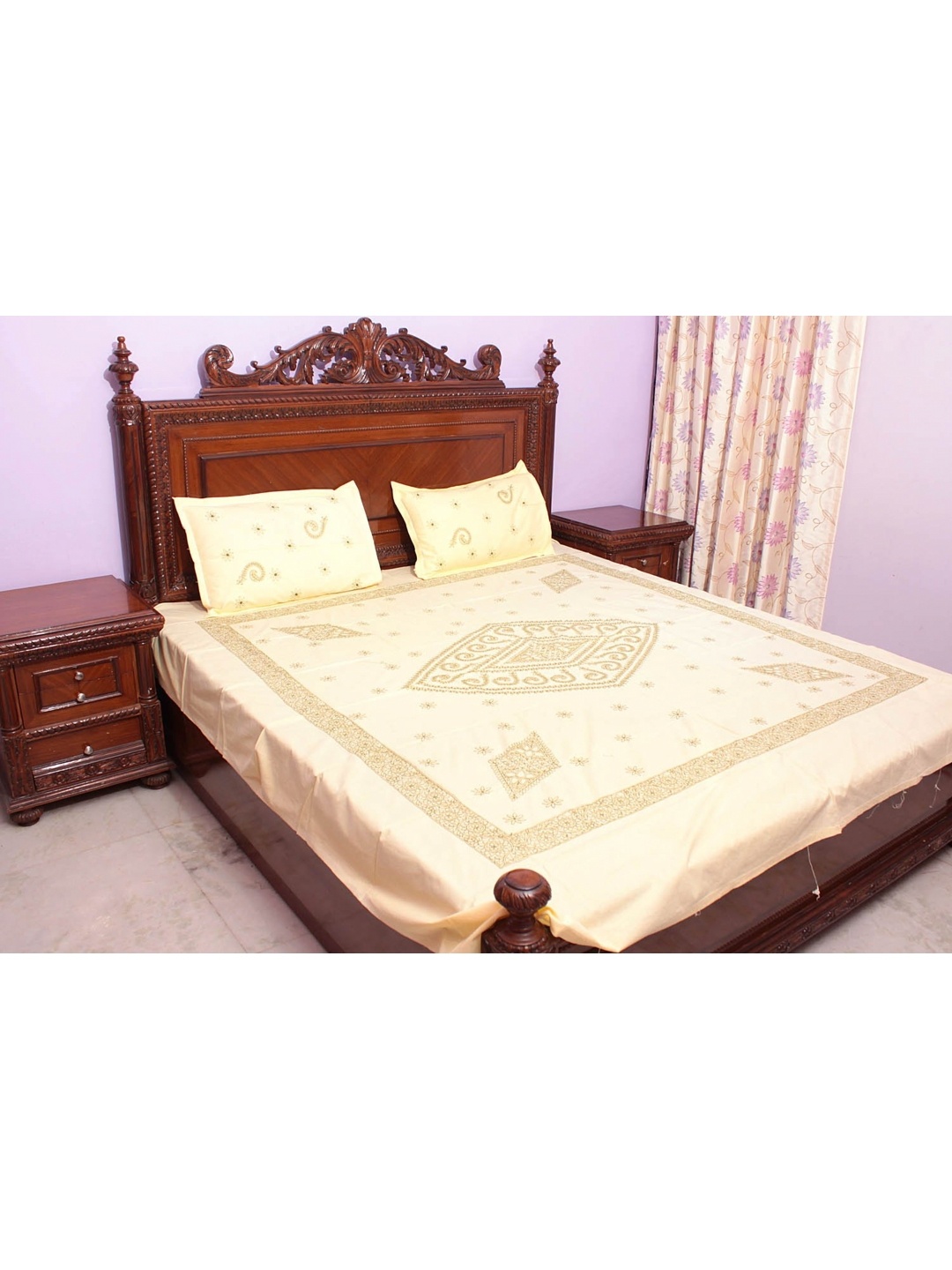 

Exotic India Yellow & Green Ethnic Motifs 300 TC Queen Bedsheet with 2 Pillow Covers