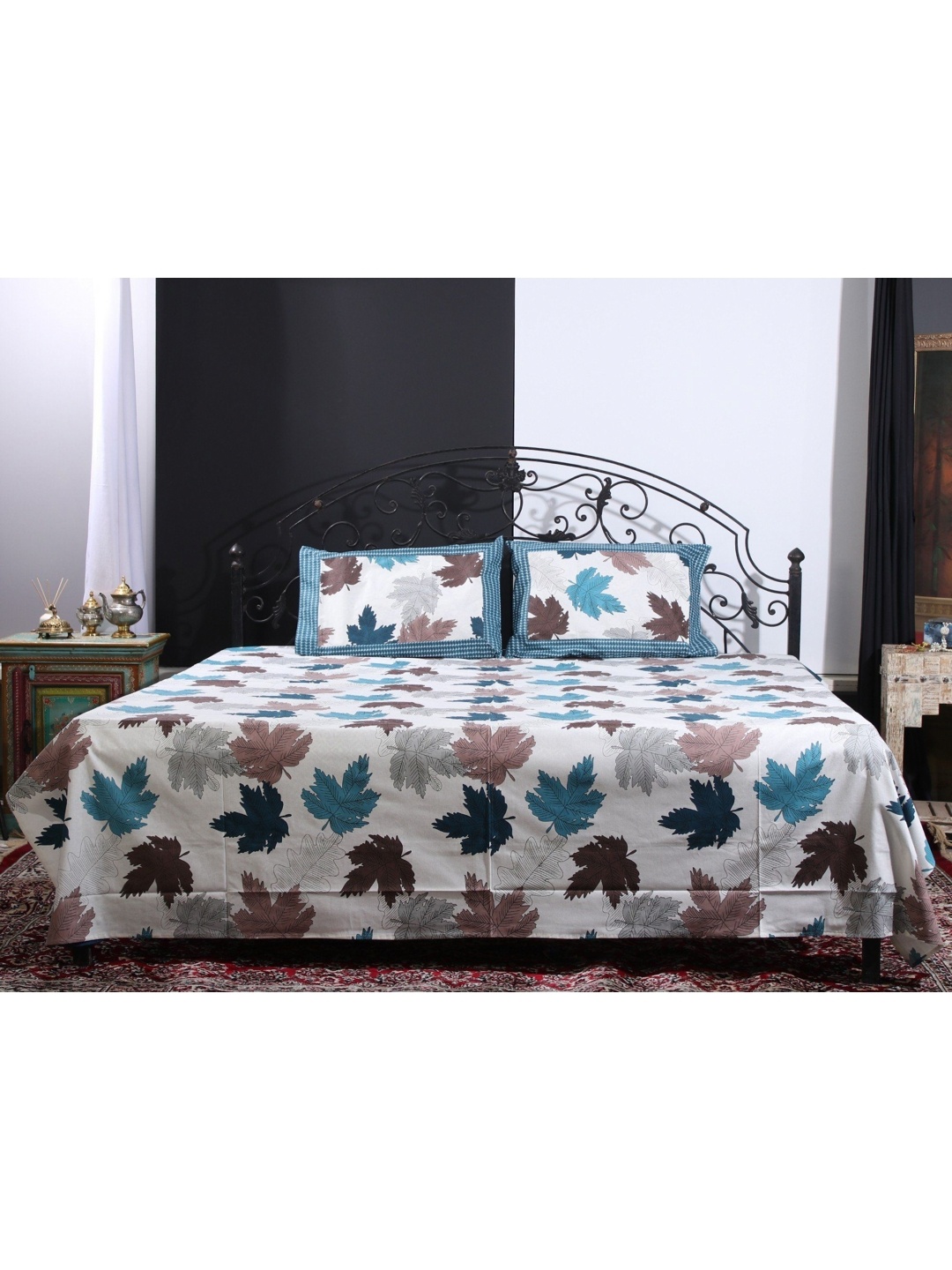 

Exotic India Blue & White Floral 300 TC Queen Bedsheet with 2 Pillow Covers