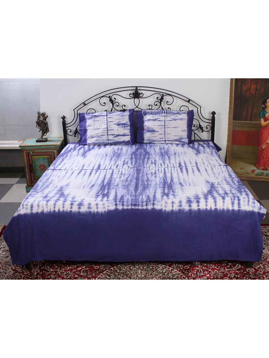 

Exotic India White & Purple Ethnic Motifs 300 TC Queen Bedsheet with 2 Pillow Covers