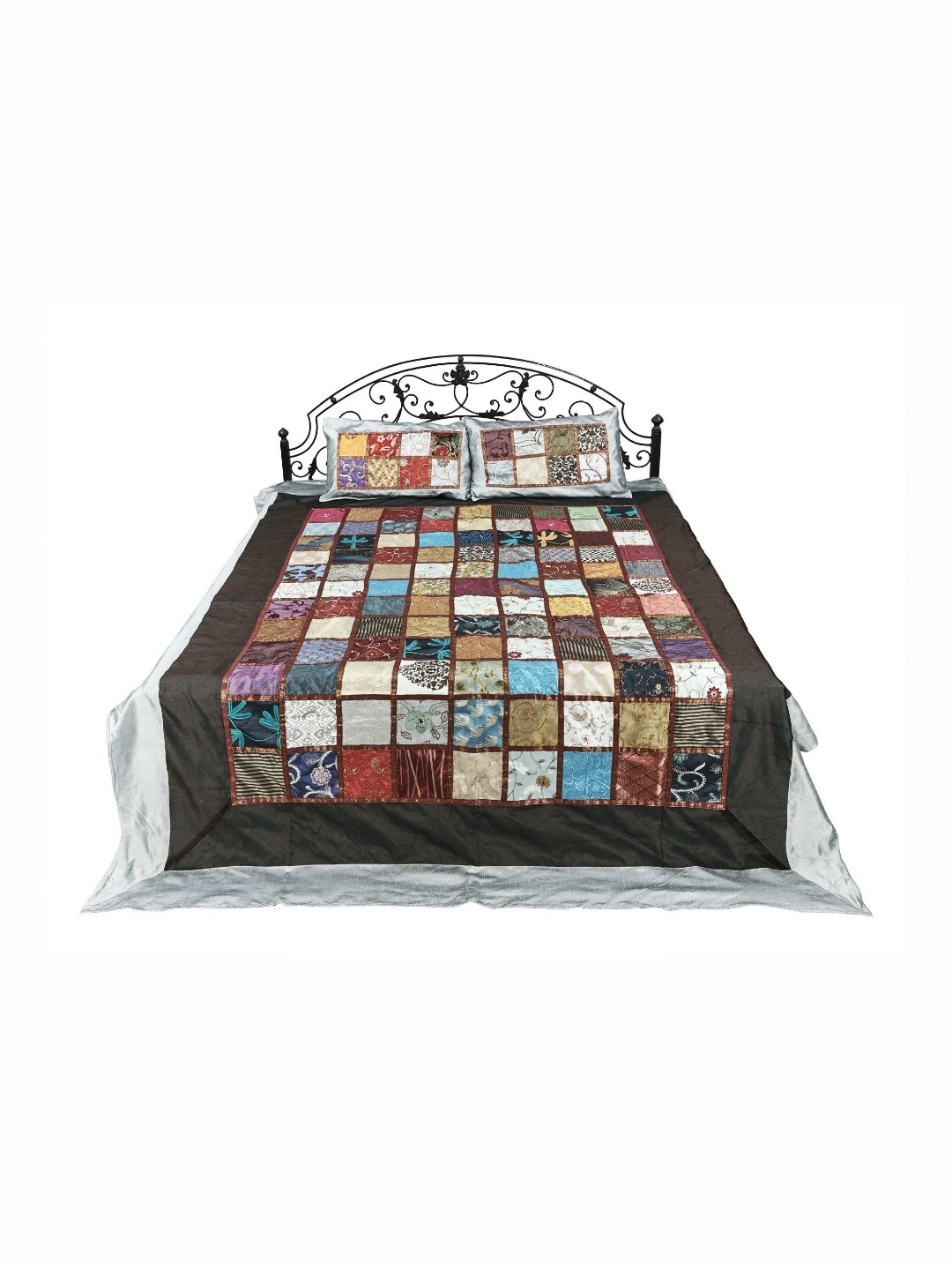 

Exotic India Grey & White Geometric 300 TC King Bedsheet with 2 Pillow Covers